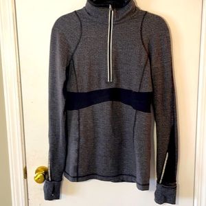 Lululemon “wool type” Grey/ Black Pullover